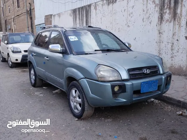 Hyundai H1 2004 in Sana'a