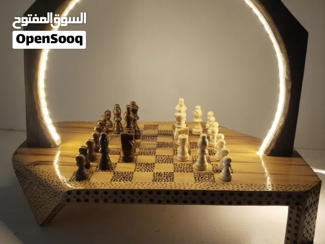 قطع شطرنج مشغوله يدوي