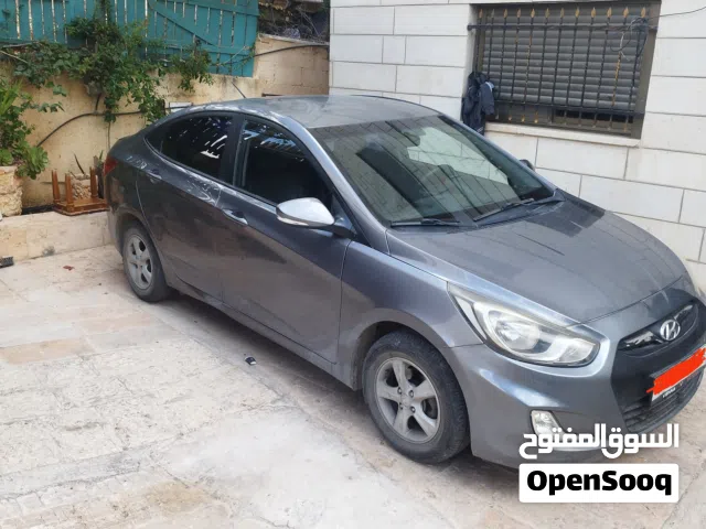 2014 هيونداي اكسنت GL