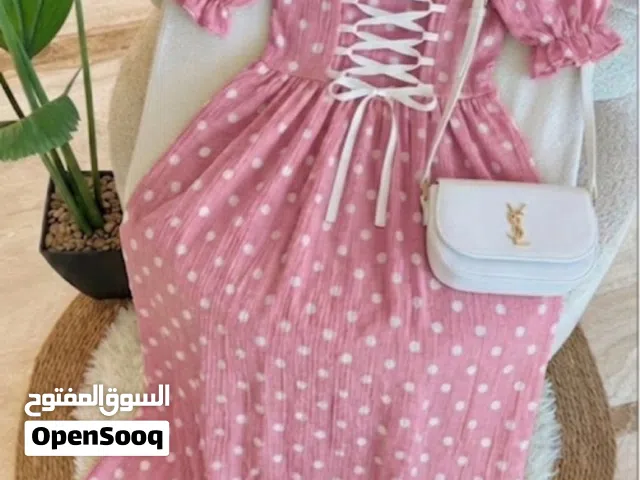 فستان بسيط وانيق
