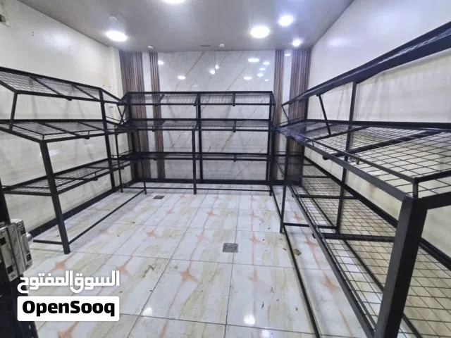 نصبات (رفوف) حديد نخب اول وكالة + مظلة زينكو (استعمال شهر فقط)