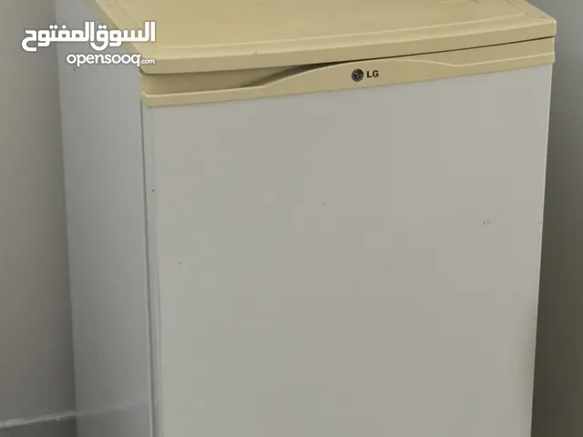ثلاجة ال جي ( LG) نظيفه جداً وبارده
