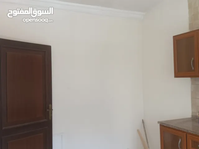 شقة فارغة غرفة وصالون سوبر ديلوكس في شارع الجامعة جهة تلاع العلي للإيجار