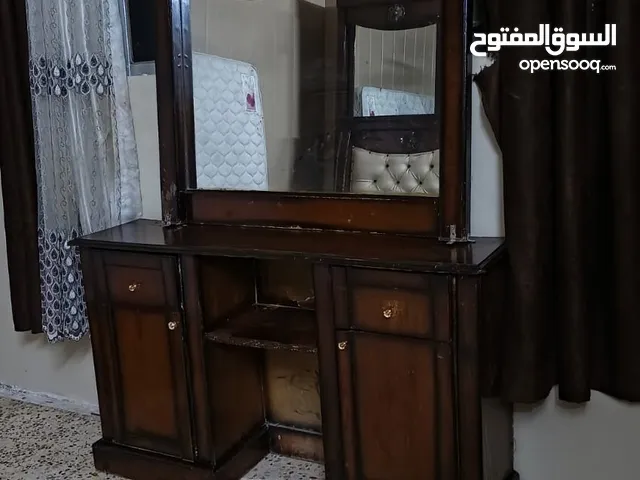 غرفة نوم ماستر تفصيل خشب لاتيه 18 طابقين 160 دينار ومعها فرشة هدية موقعها اربد الحصن ومتوفر توصيل