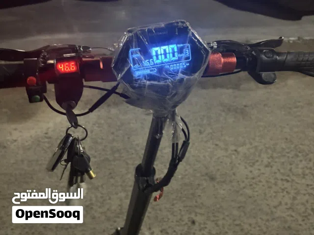 سكوتر وحش تمت ازالة الكرسي لتوفير المساحة سعر 70 قابل للمساومة السرعه توصل 75 إذا فيه شحن