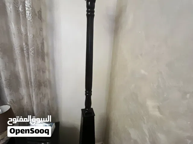 علاقة ملابس انيقة بلون البني الغامق الانيق