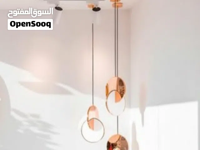 يوجد مرايا حائط عدد 2 مرايا معلقه عدد 2 بقيمه 350 درهم جميله بحالة ممتازه للبيع