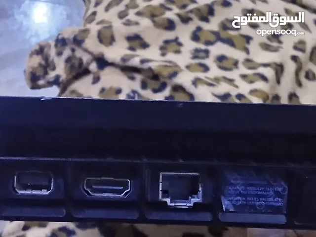 PlayStation 4slim  مستعمل بحالة الوكاله  معه ريد وفيفا16 وبيس25ولعبة رعب وأيد اصليه