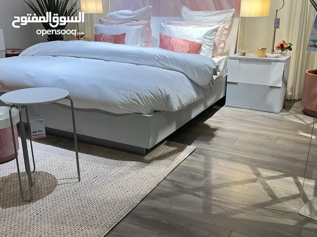 سرير كينج سايز الحجم الكبير bed king size كبير استعمال خفيف جدا نظيف من ابيات مع كومندينوا 6 ادراج