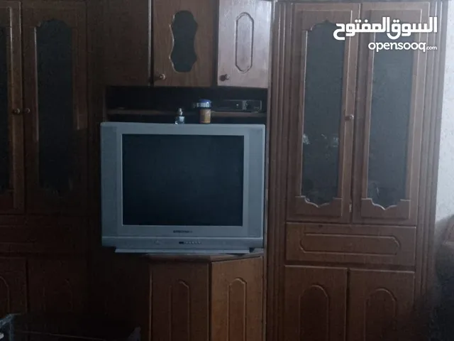 بوفيه نضيف وطوايل زجاج ثنتين بسعر مرتب