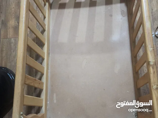 سرير اطفال صغير وكبير لبيع