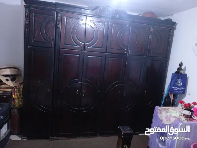 غرفة نوم بحالة جيدة للبيع