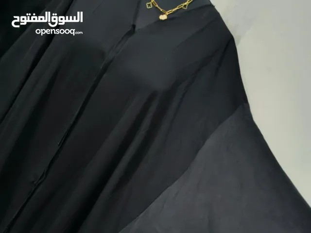 بشتات وعباية