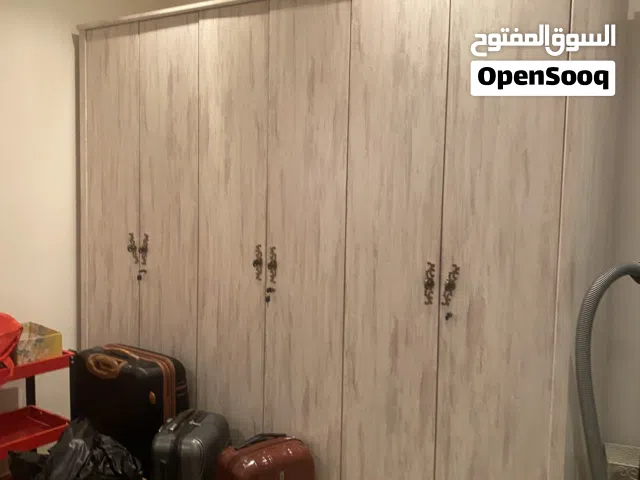 غرفة نوم ماليزي بحالة ممتازة