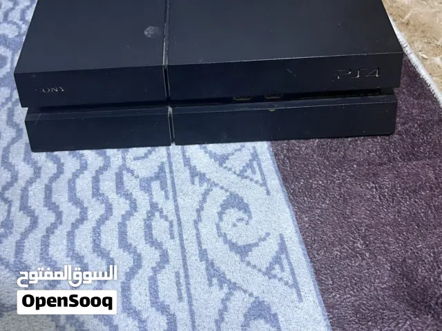 بليستيشن 4نضيف معا كامل ملحقته جديده غير مفتوح الجوستكات وحده اصليه وثانيه كوبي والسعر220،000بي مجال