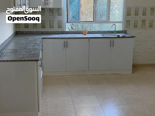 400 m2 4 Bedrooms Villa for Rent in Muscat Al Mawaleh