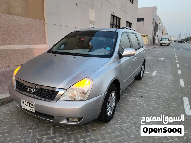 2013 Kia Carnival Standard