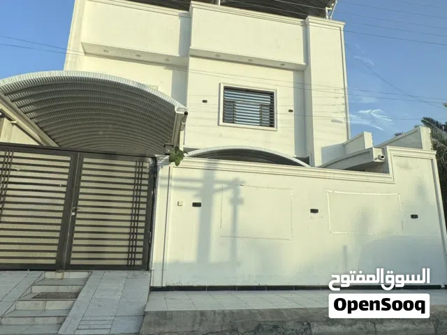 205 m2 4 Bedrooms Townhouse for Sale in Basra Juninah