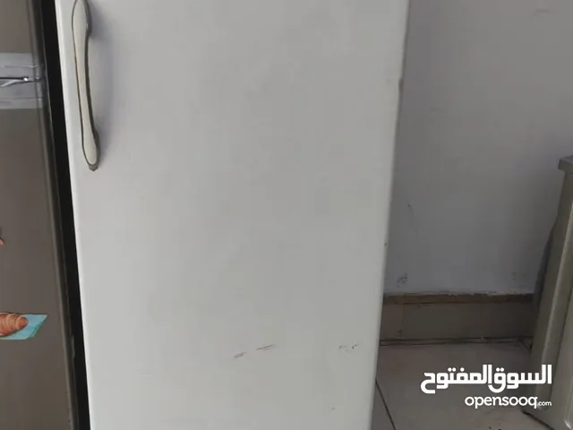 فريزر عمود لون ابيض 10 جوارير نوع فيدلر كامل مش مصلح انفرتر موتور ختم الشركه واصل عمان والزرقاء