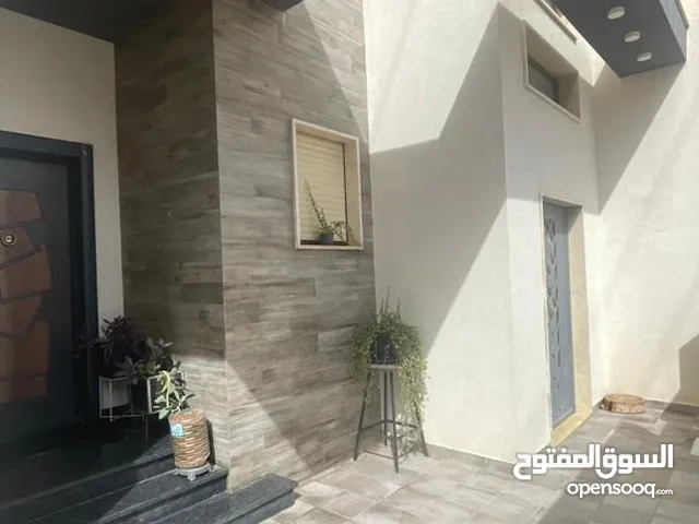 865 m2 3 Bedrooms Townhouse for Sale in Tripoli Al-Mashtal Rd