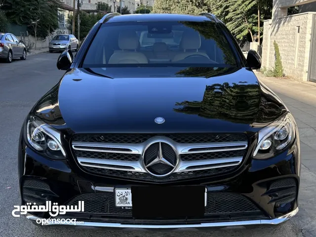 مرسيدس GLC300 4MATIC موديل 2017 وارد وكالة - مالك واحد - لون اسود - غرفة بيج - فل الفل للبيع -7 جيد