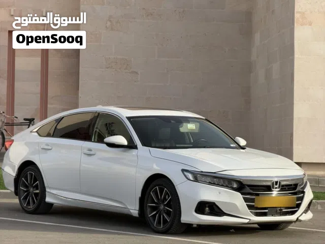 هوندا اكورد بحادث بنفر امامي وبنفر خلفي بدون خروج اي ارباج