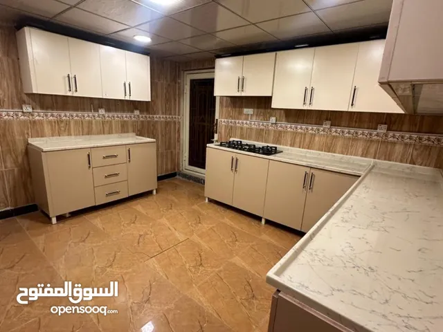 300 m2 4 Bedrooms Townhouse for Rent in Basra Jaza'ir