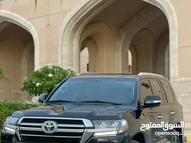 Used Toyota Land Cruiser in Al Dakhiliya