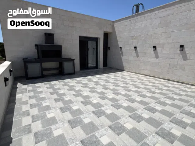 ثالث مع روف في مرج الحمام اسكان عالية قرب دوار البكري تشطيب ملوكي