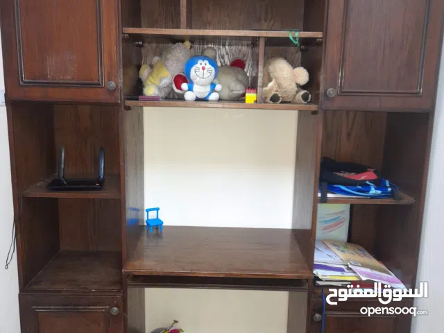 مكتبة للبيع