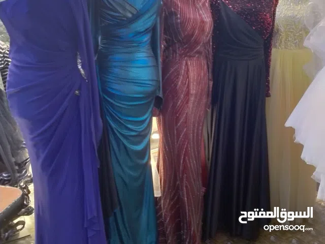 خمس مانيكانات قماش بحالة جيدة