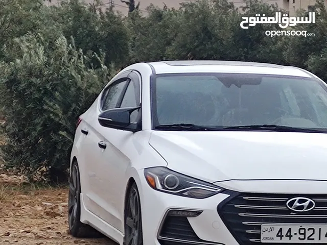 Hyundai Elantra 2017 in Mafraq