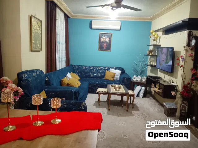 شقه طابقيه للبيع في ضاحيه الامير حسن