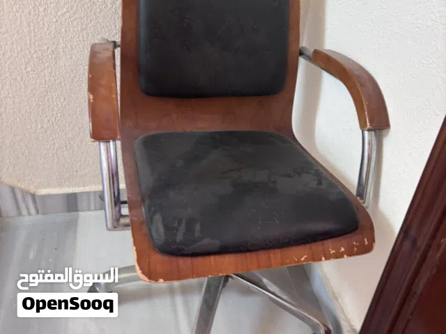 مكتب خشب ثقيل مع كرسي مكتب متحرك بعجلات للبيع