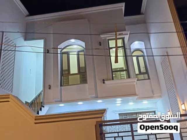 160 m2 Studio Townhouse for Sale in Basra Hakemeia