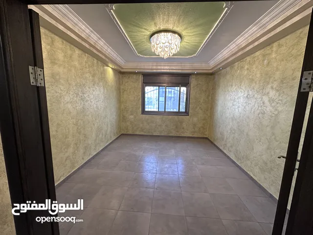 155 m2 3 Bedrooms Apartments for Sale in Ramallah and Al-Bireh Beitunia