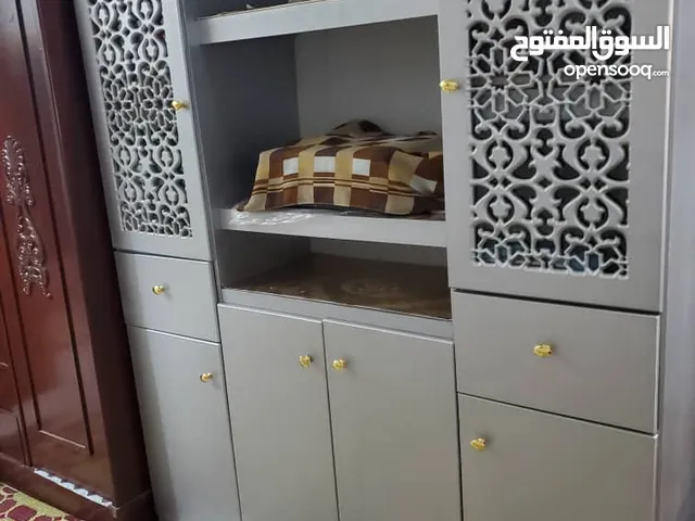 وفيها ابواب زجاج بس الرجال ماعجاء يركبهن هن موجودات لسعر 65 الف