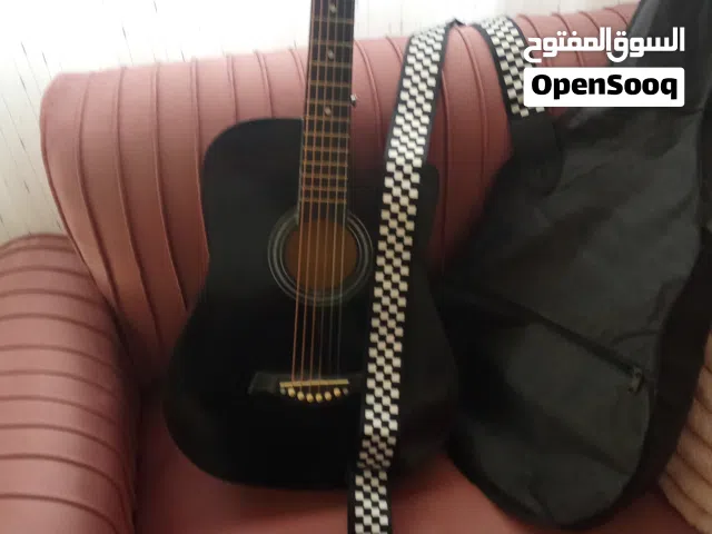 جيتار لون اسود