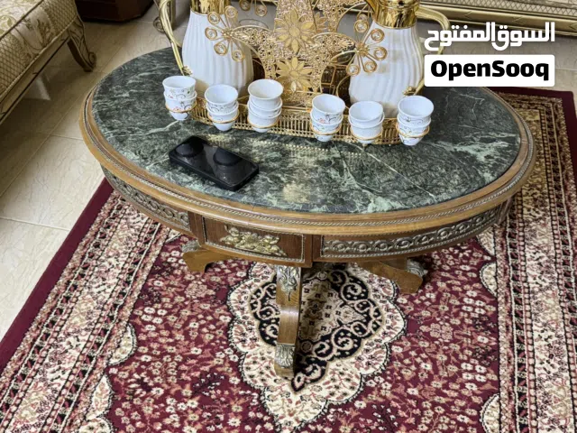 اثاث غرفة ضيوف بحالة ممتازة وبسعر مغري (بسبب السفر)