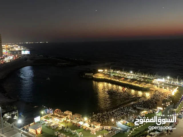 شقة فاخرة للايجار : يومي - شهري صف اول على البحر و ترى البحر بشكل كامل