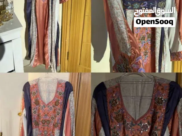 لبسه دراعة فخمة تلبس لين طول 56 وفيها حزام شغل يد
