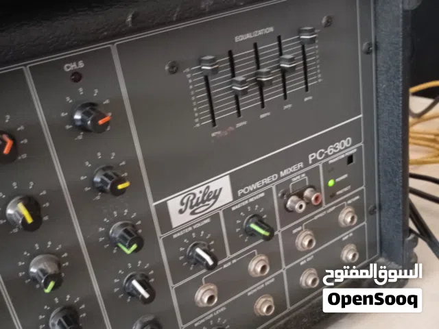 منضم صوت  ومضخم سماعات كبار