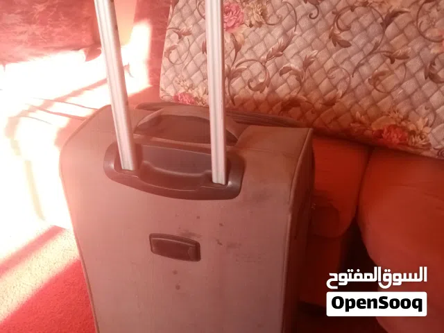حقيبة مع عجلات 7 دنانير