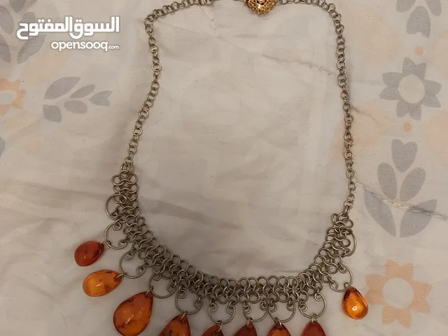عقد كهرمان ألماني قديم جدا .