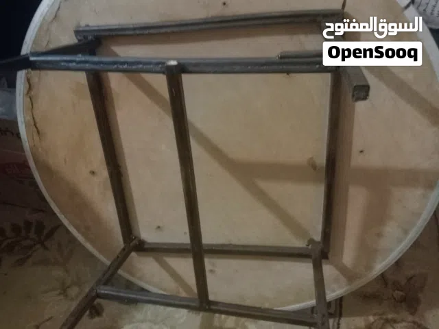 طبلية فورميكا متينة تقيلة ومحملة بقاعدة وأرجل حديد