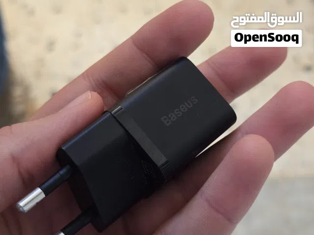 شاحن Baseus أصلي (GaN 30W) سريع جداً - بحالة ممتازة