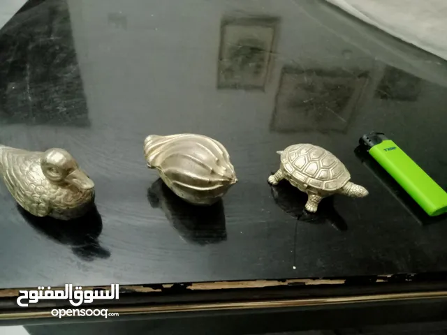 علب حبوب فضية انتيك موديل ال1960 على شكل صدفة وبطة وسلحفاة