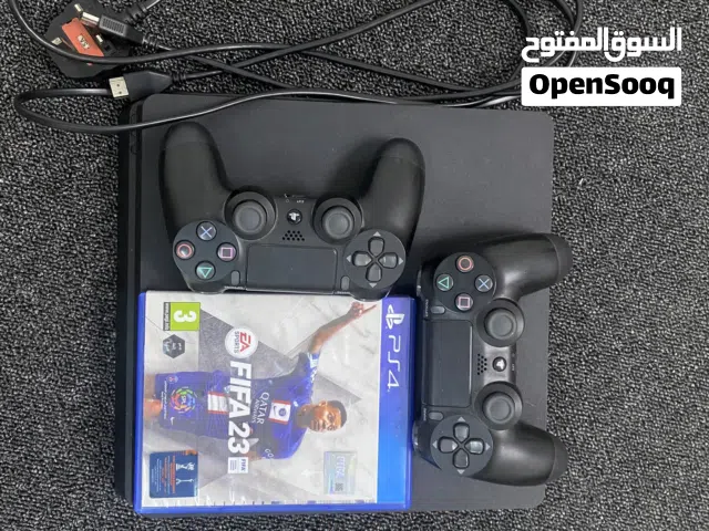 سوني 4 للبيع نظيفه مره ماتشكي من شي مع التوصيل لكل مناطق السلطنه شوف الوصف  إذا كنت جاد بنزلك