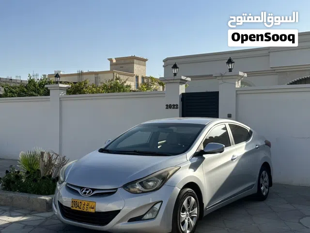 2014 هيونداي النترا Standard