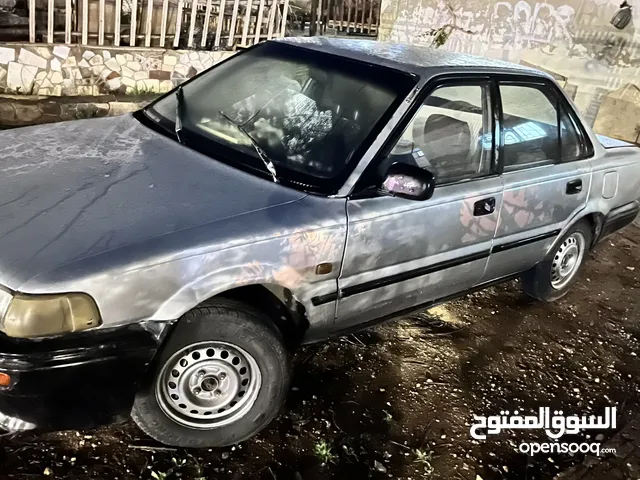 تويتا كورولا 1990